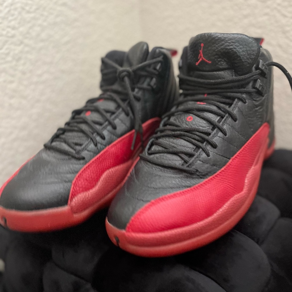 Red and Black Air Jordan 12s retro flu game size 9.5 men. Like new